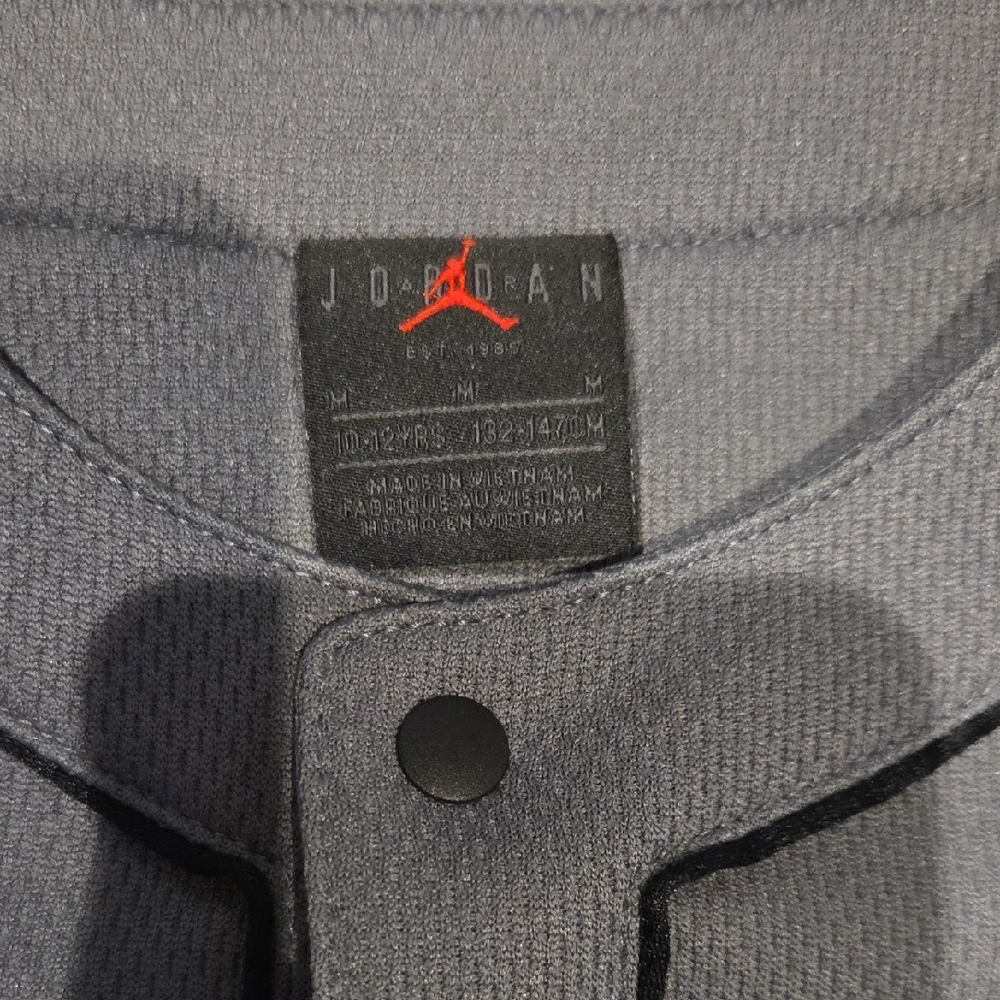 Jordan Kids Charcoal and Black Jersey - Picture 2 of 3